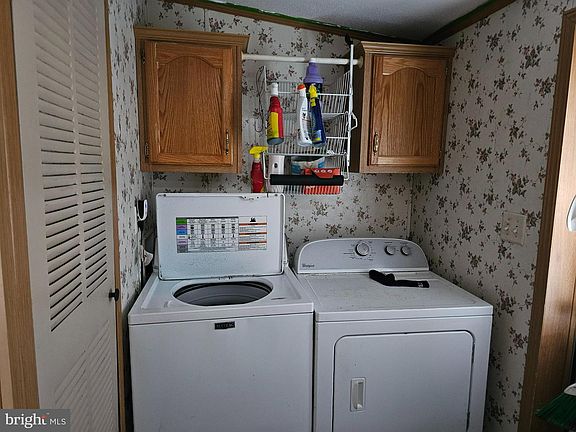 4th image of 21 Vanessa Ave