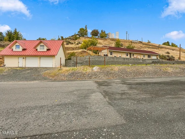 121 Garden Dr, Yakima, WA 98908