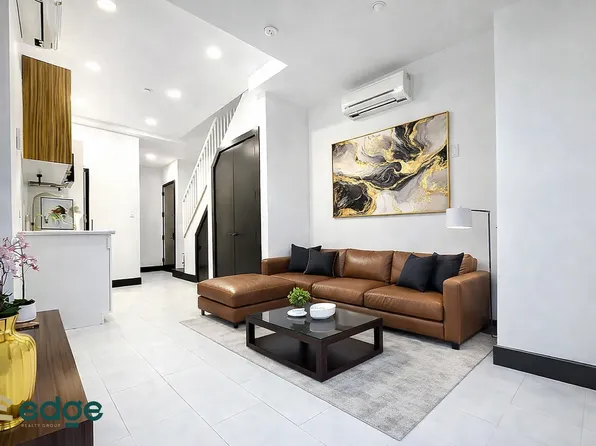 118 Tompkins Avenue image 1 of 16