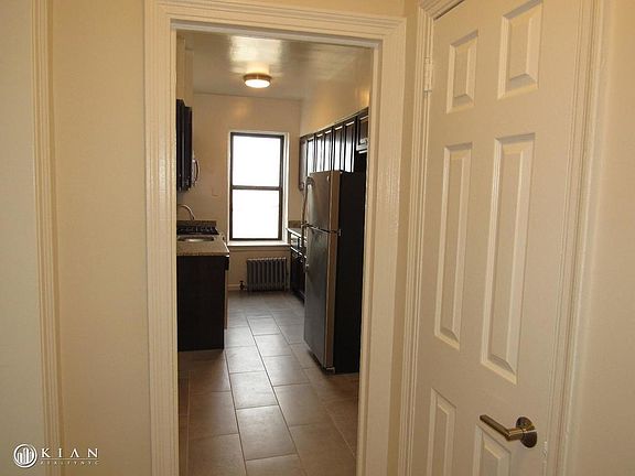 5th image of 4308 40th St APT 6C