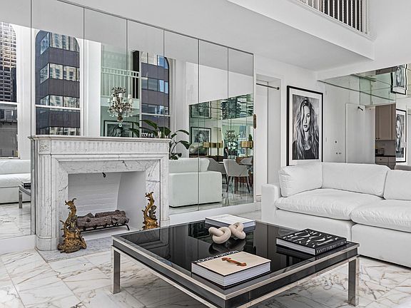 4th image of 111 E 56th St #2100