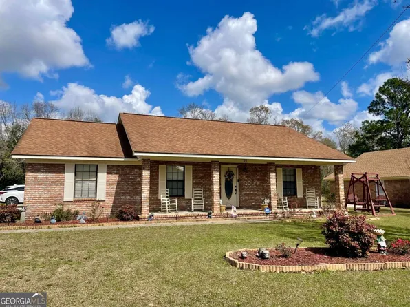 212 W Rustin St, Glennville, GA 30427