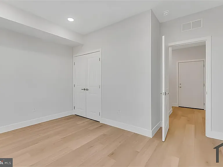 1229 W Hilton St #C — Photo 4