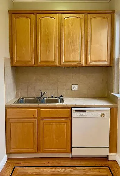 28 Cole St #5 — Photo 6