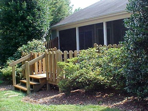 Deck/Screened Porch