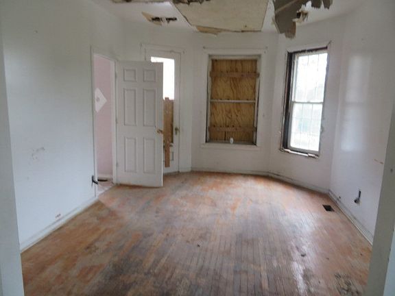 4th image of 200 N Keeler Ave