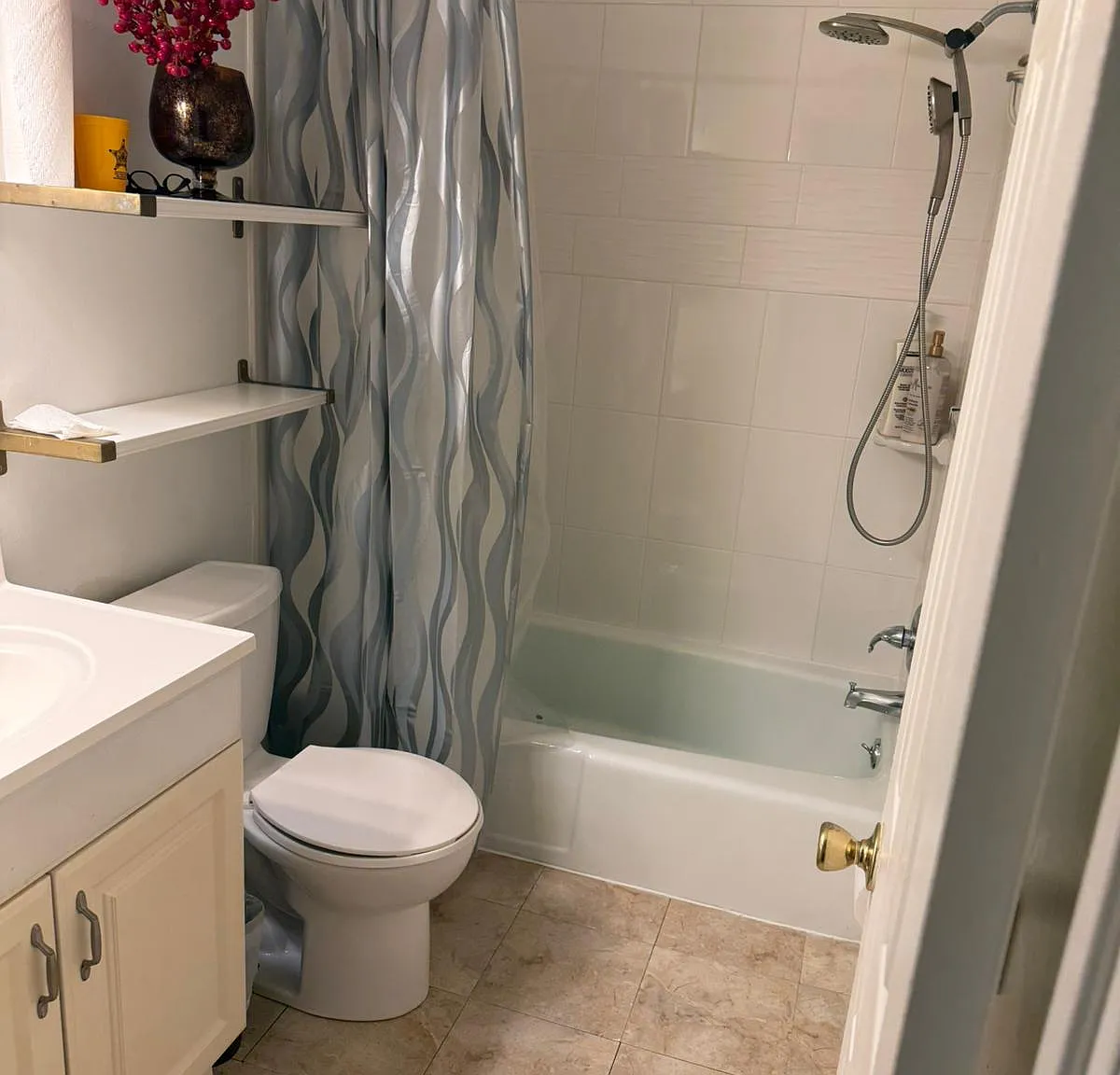 3 bed, 2.5 bath, 1180 sqft, $1,000 — Photo 4