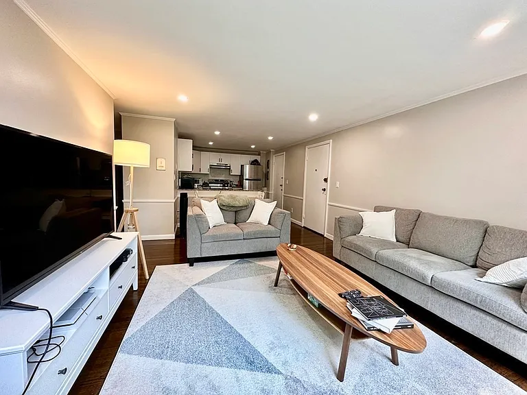 520 Talbot Ave #8 — Photo 7