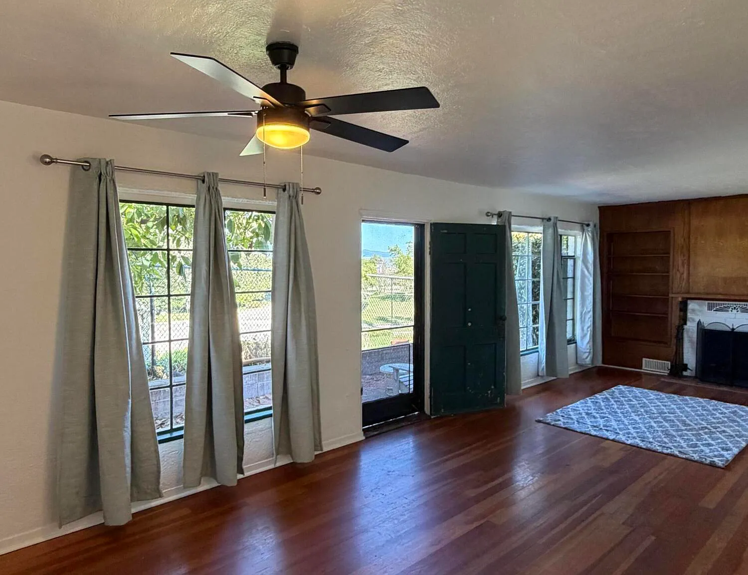 1 bed, 1.0 bath, $3,700 — Photo 2