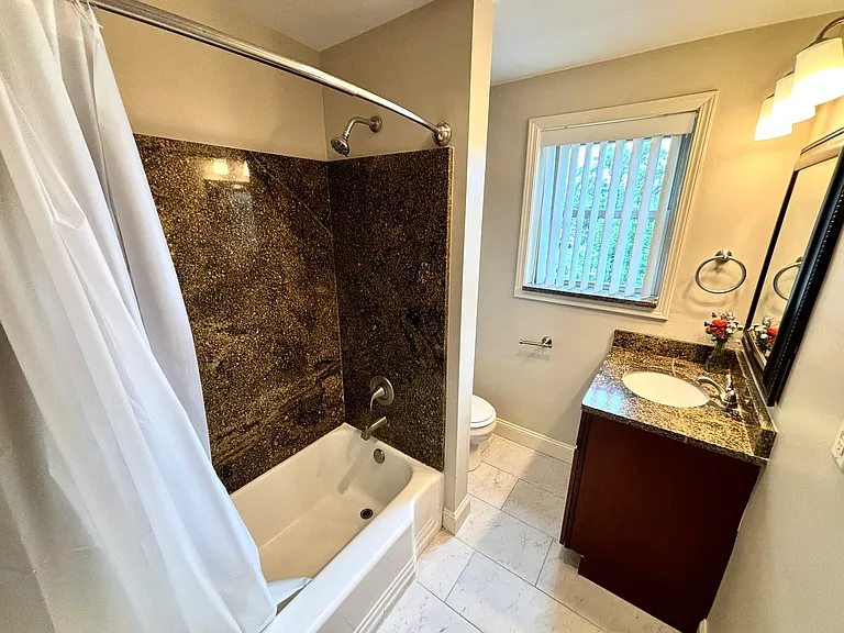 1651 J St #303 — Photo 8