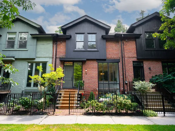 15 Hillcrest Ave, Brampton, ON L6W 1Y7