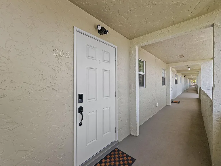 2700 Fiore Way #2020 — Photo 31