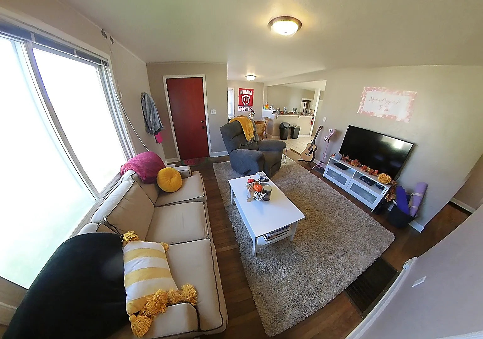 3 bed, $2,550 — Photo 2