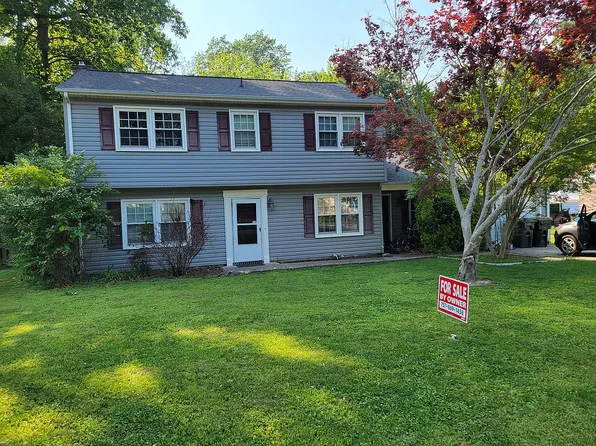 208 Bolivar Dr, Yorktown, VA 23692