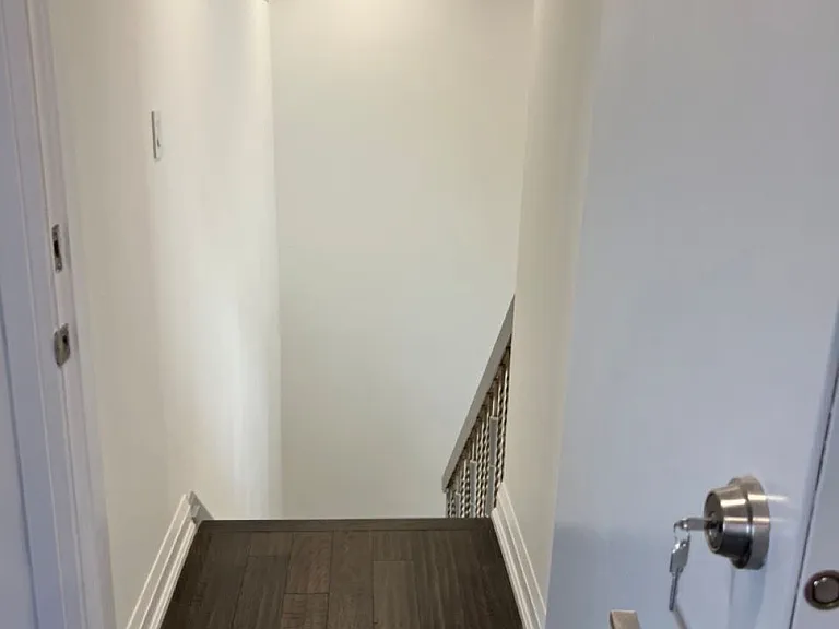 55 Creekwood Dr #UPPER — Photo 15