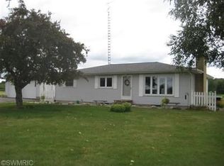 2934 Rusco Rd, Kent City, MI 49330