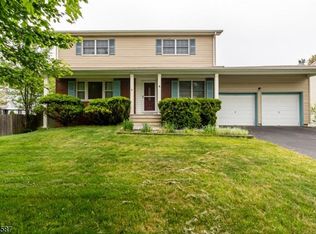 38 Circle Dr, Rockaway, NJ 07866