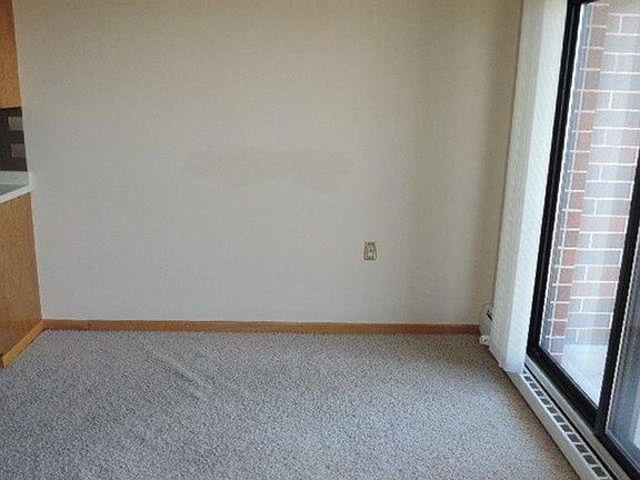 3rd image of 6615 Lake Shore Dr #1016