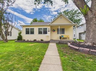 1305 Arthur St, Holdrege, NE 68949