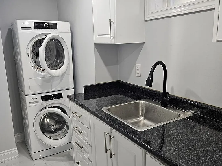 750 Willow Ave — Photo 5