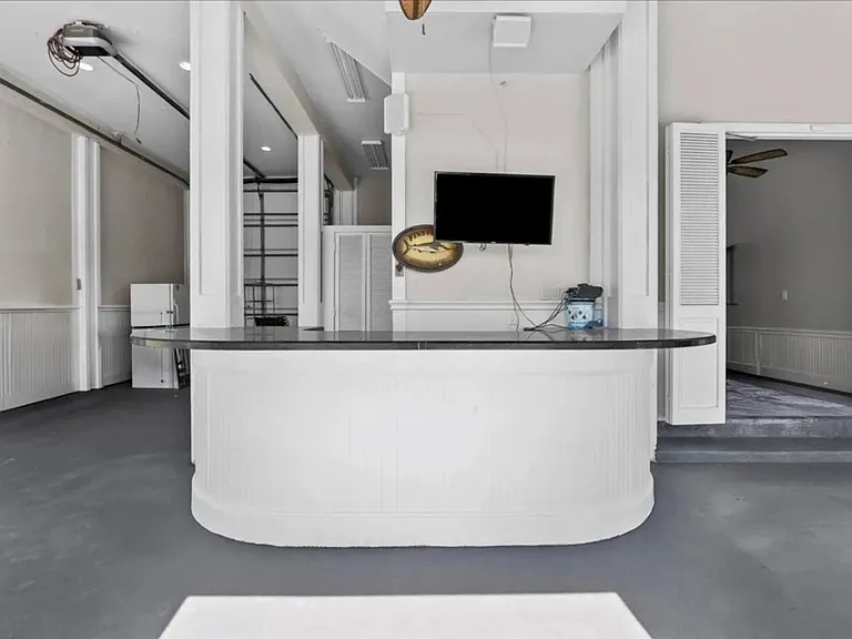 Building's Lounge