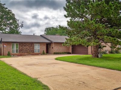 121 Sandra Rd, Clinton, OK, 73601