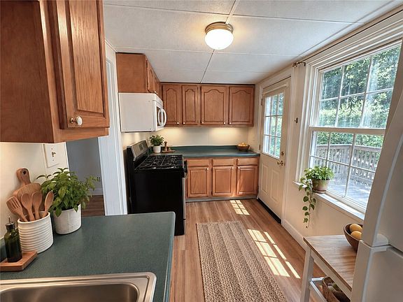 4th image of 9238 Bissell Way