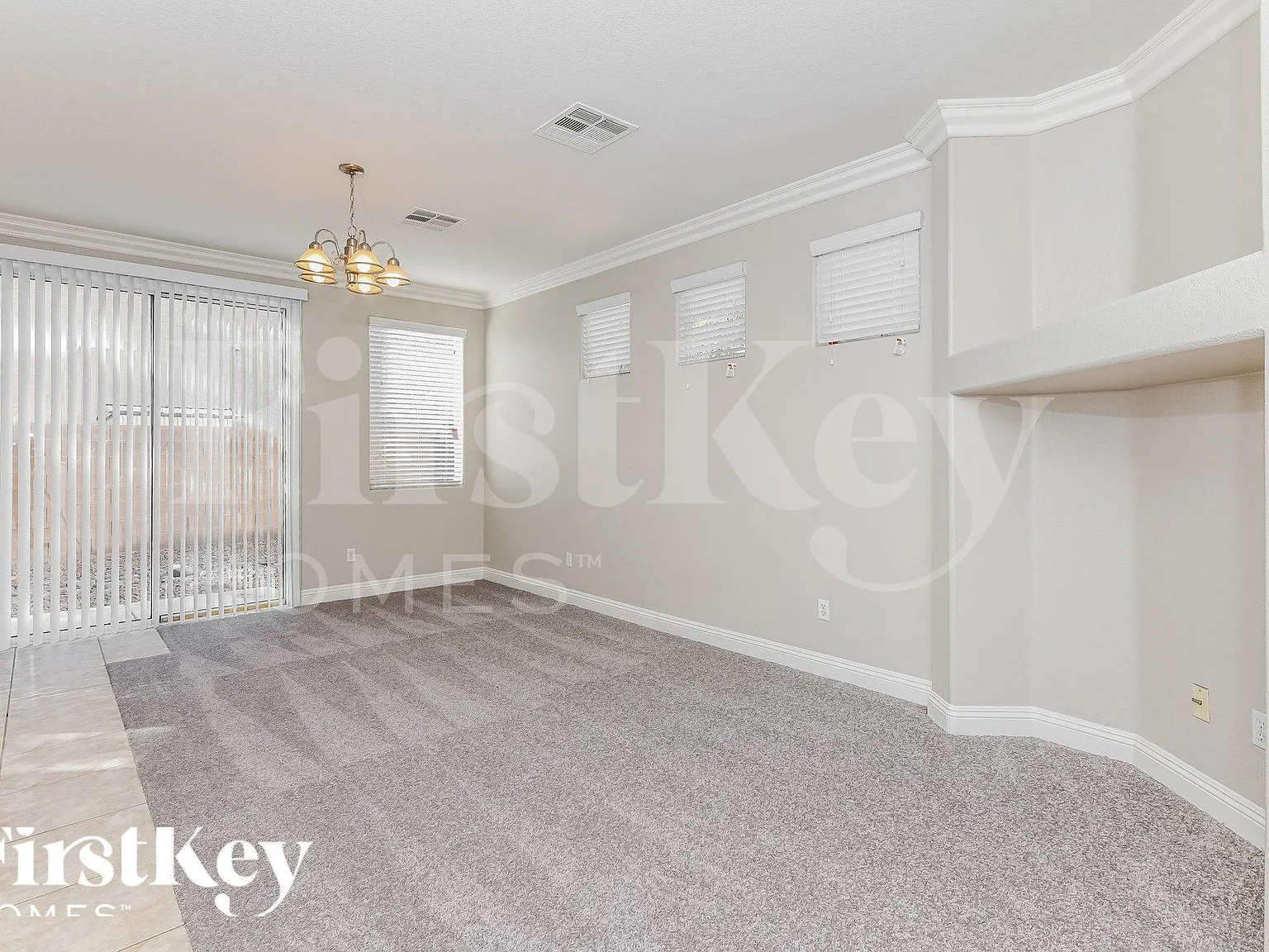 3 bed, 2.5 bath, 1896 sqft, $1,825 — Photo 2