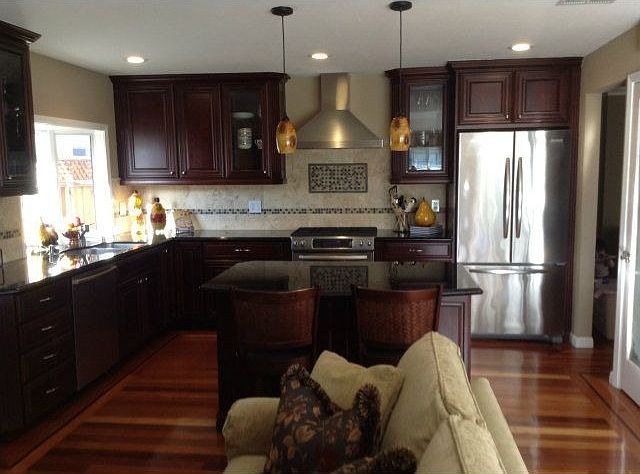 1st image of 694 Chatsworth Pl