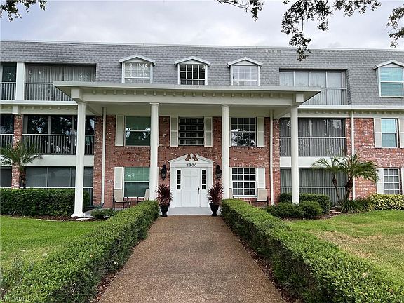 3rd image of 1900 Alamanda DR #308