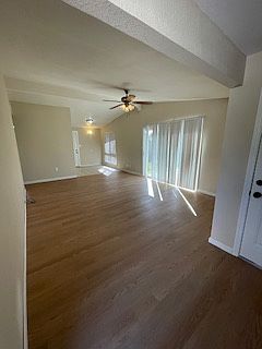 4th image of 3628 Centinella Dr