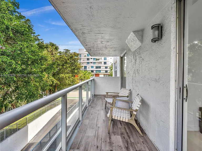 10000 W Bay Harbor Dr #201 — Photo 18