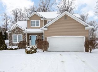 15148 Woodsong Dr, Middlefield, OH 44062