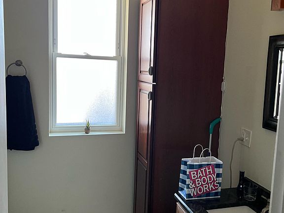 5th image of 1230 W North Shore Ave APT 1