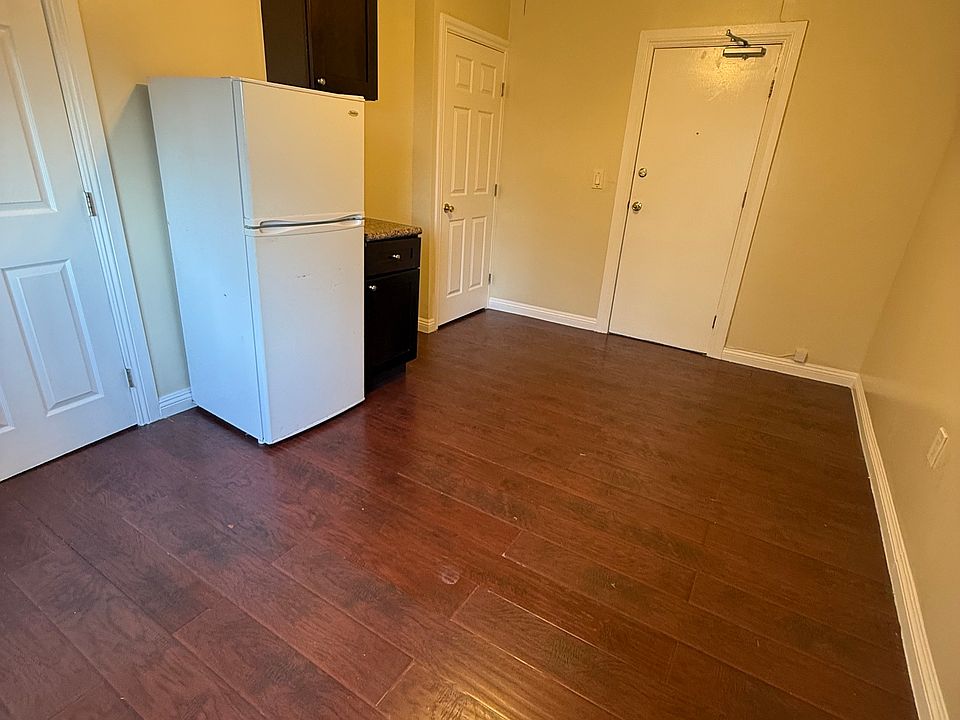 1st image of 504 S Bonnie Brae St #136