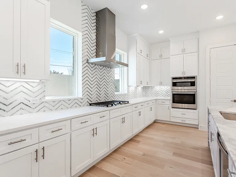 917 Protea St — Photo 25