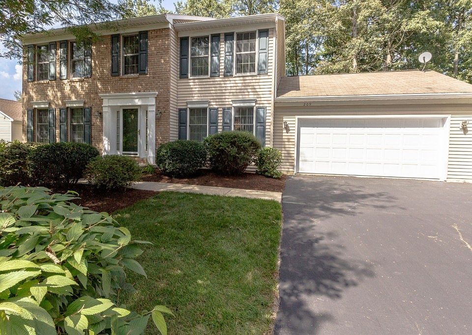 1st image of 209 Leawood Ln