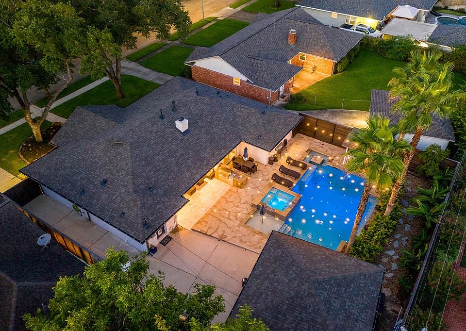 1st image of 7723 Meadowvale Dr