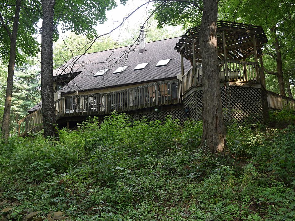 1st image of 81 Fern Hill Dr