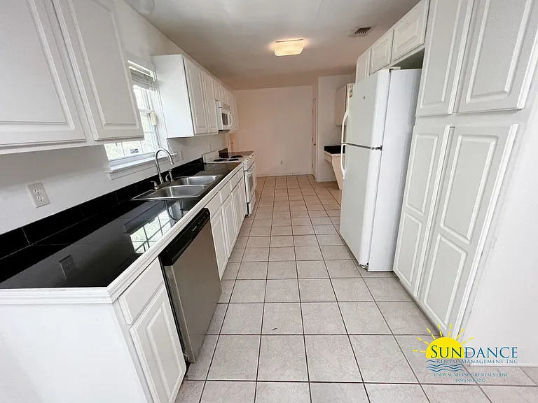 132 Cabana Way — Photo 6