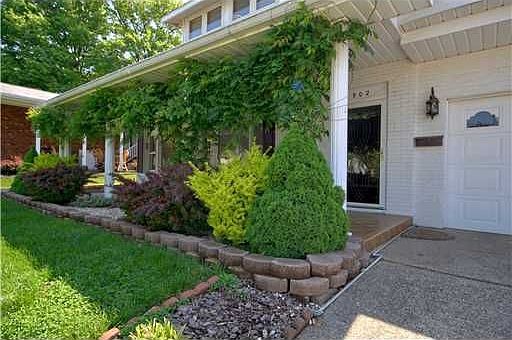 1st image of 902 Somerset Dr