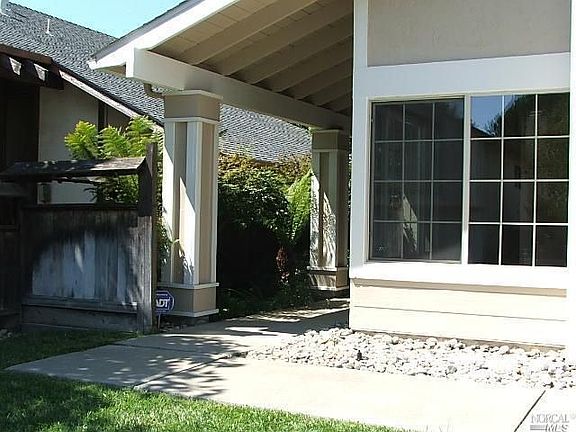 3rd image of 156 Wildberry Ct