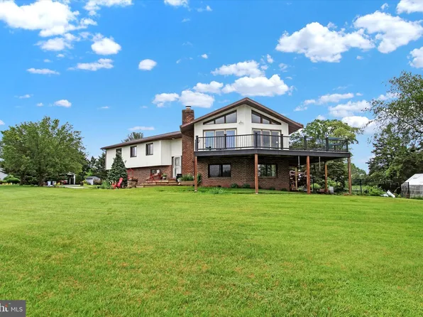 702 Heritage Dr, Gettysburg, PA 17325