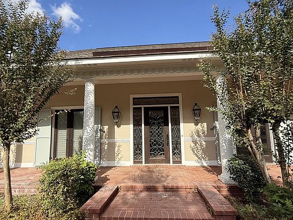 2nd image of 204 Mallory Ct