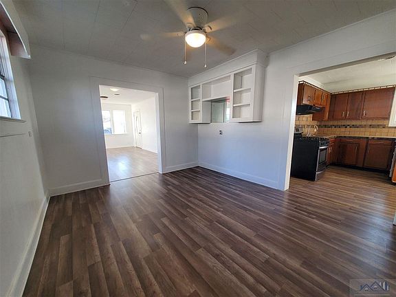 3rd image of 8617 E Park Ave