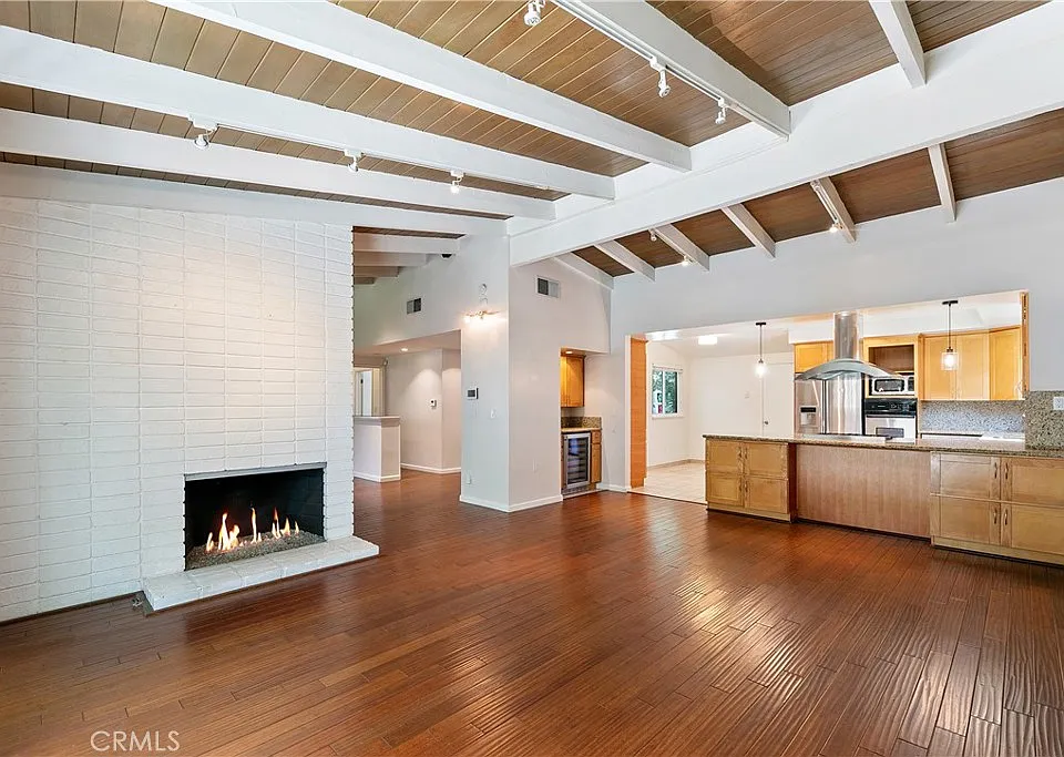 22951 Austin St