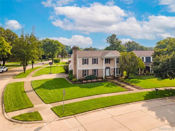41764 Tetley Dr, Sterling Heights, MI 48313