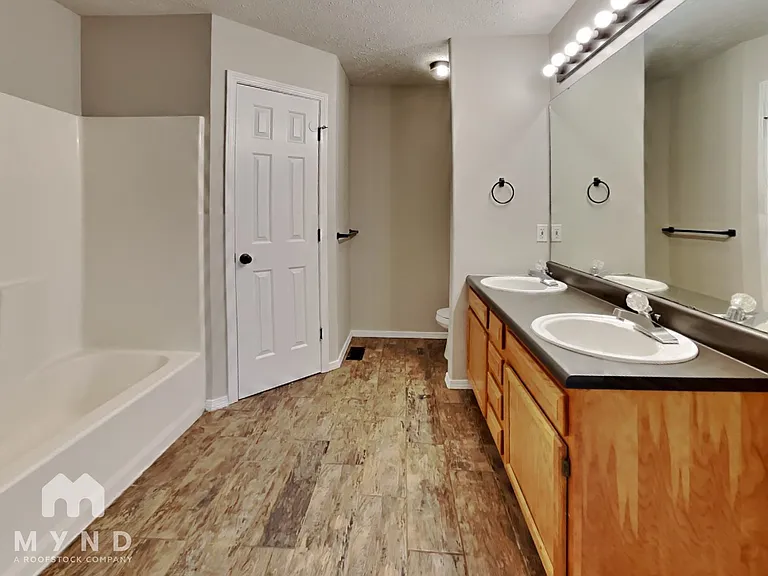 1003 W Snider St — Photo 9