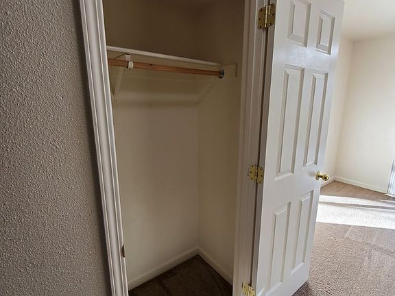 4th image of 565 Sunny Ln Unit A