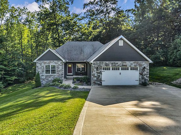 3rd image of 599 Meadowdale Dr